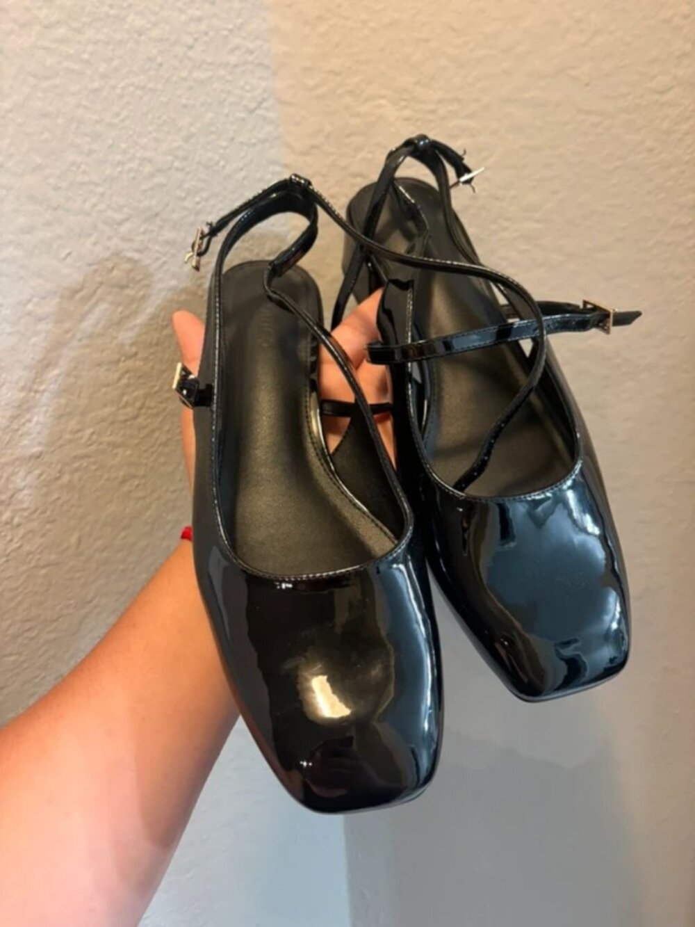 Women’s Black close toe Heels